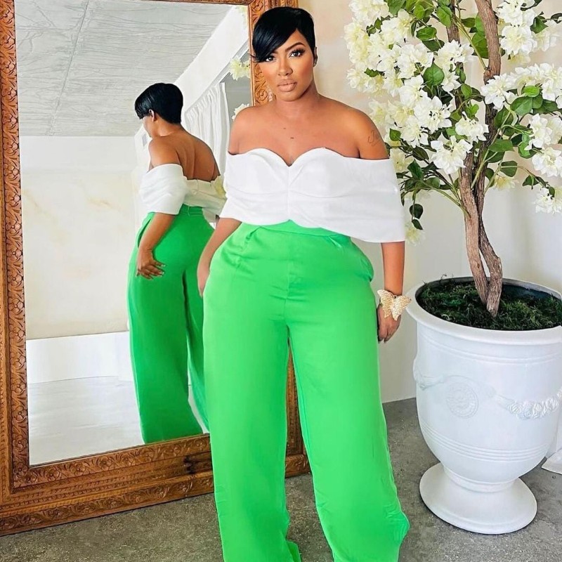 Off shoulder Jumpsuit
Green